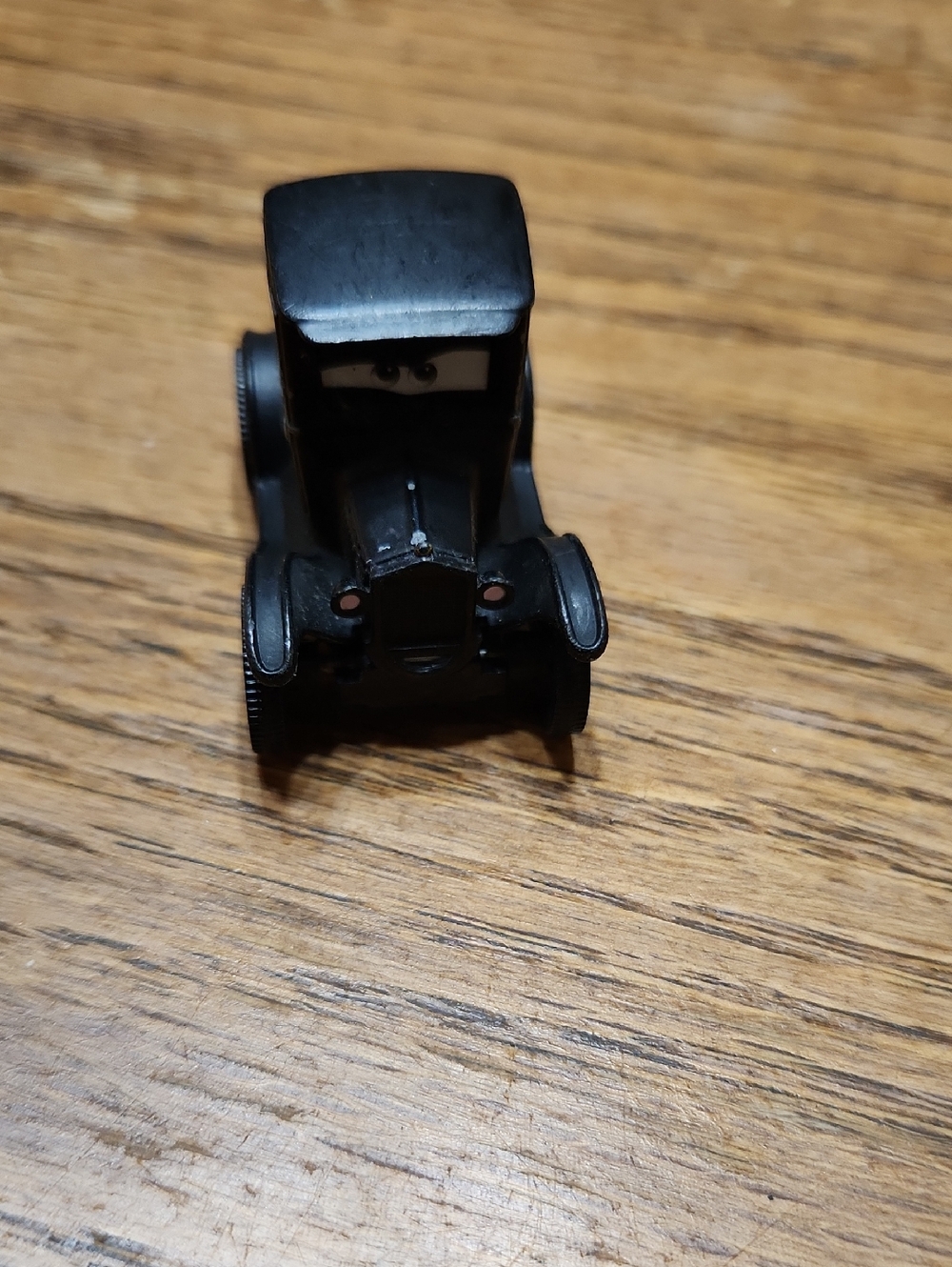 Disney Pixar Cars 2 Lizzie Model T